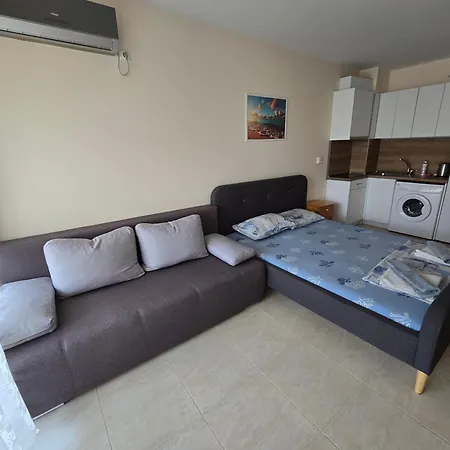 студиa блу минута от плажа Apartament